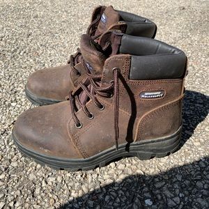 Women’s size 7 steel toe work / hiking boots
